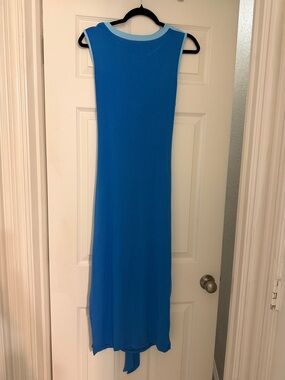 Sleeveless Blue Maxi Dress with Contrast Neck/open back